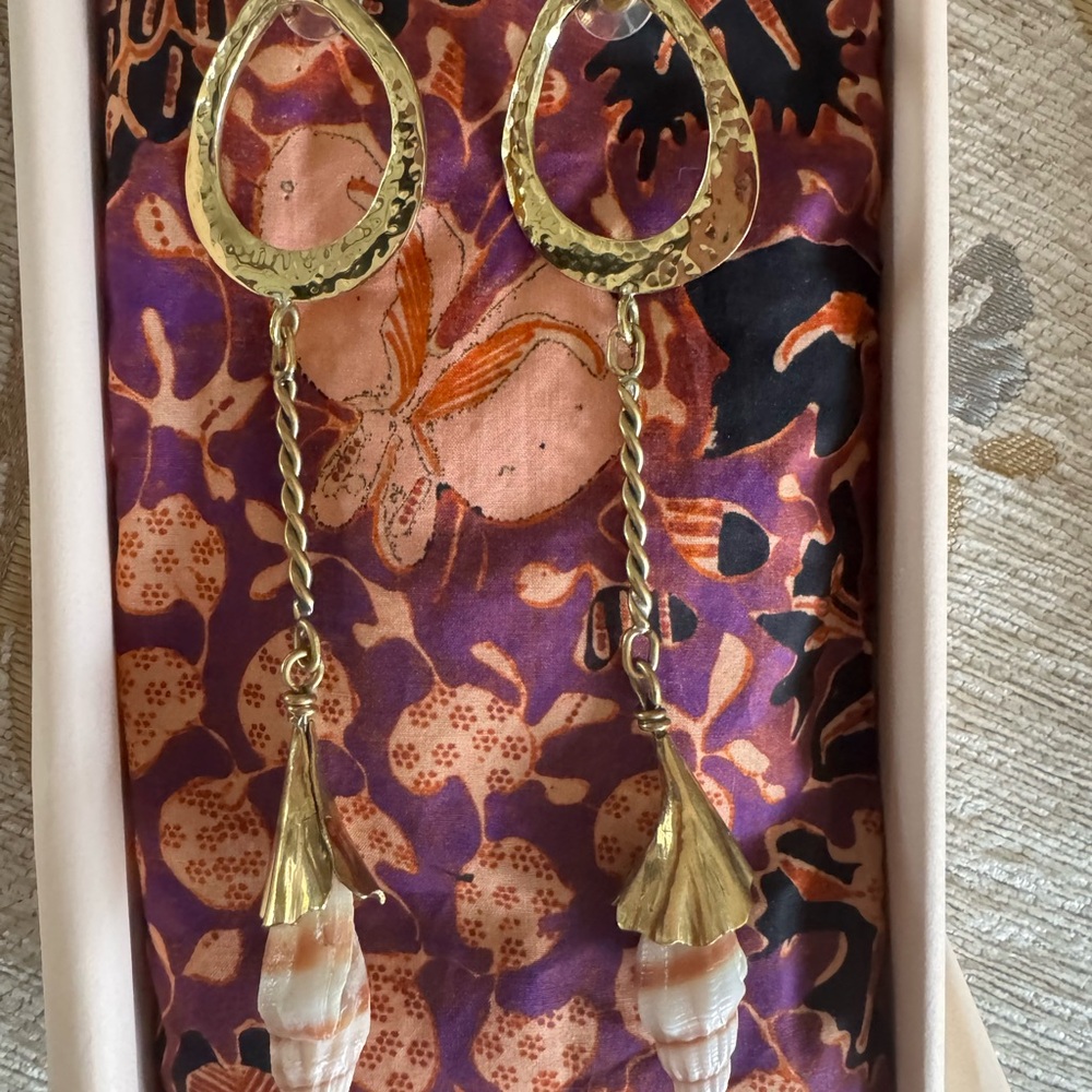 Ulla Johnson Gold and Cream Shell Earrings